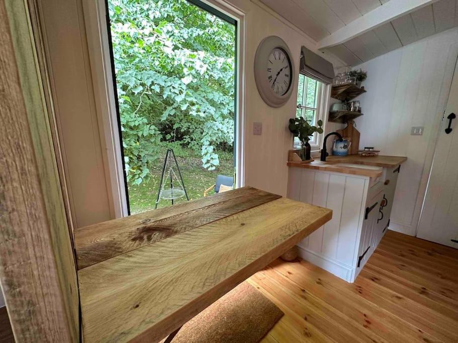 Cornwall Woodland Shepherd'S Hut Deirdres Hut Bodmin Exterior photo